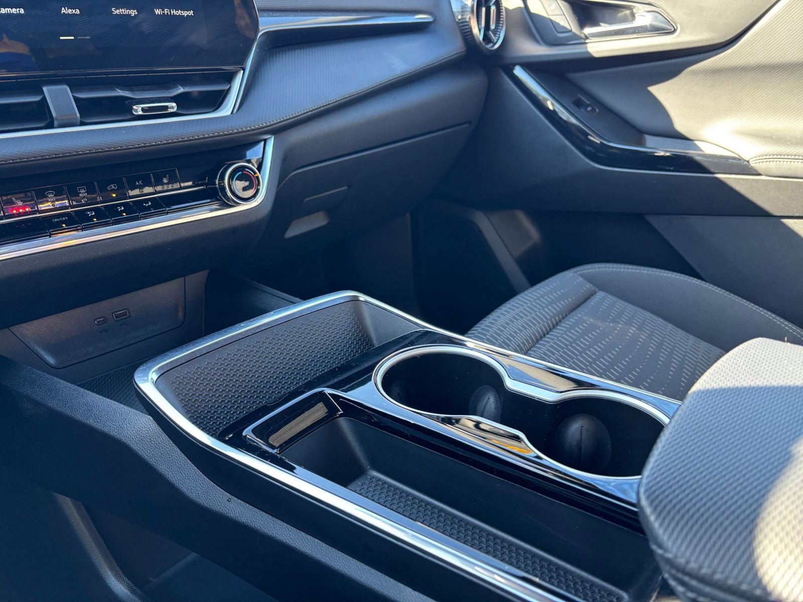 Used 2025 Chevrolet Equinox LT image 41