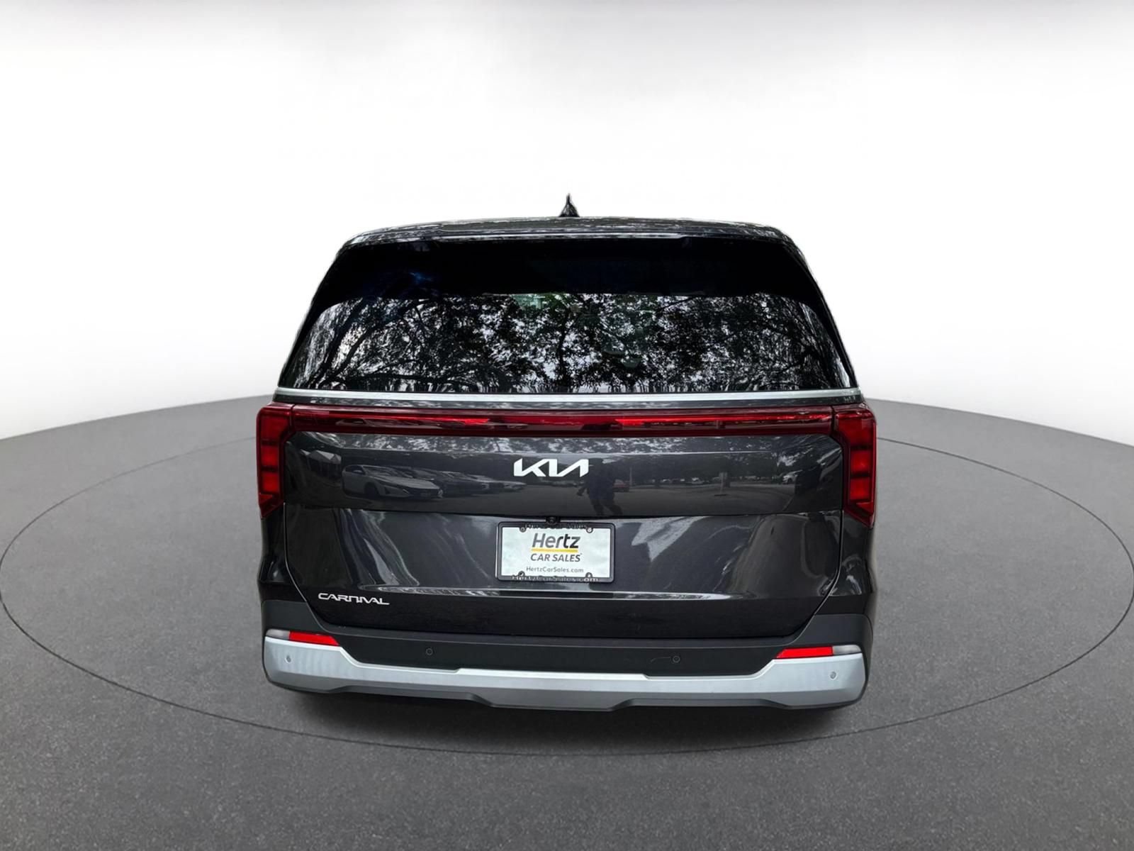 Used 2026 Kia Carnival FWD image 6