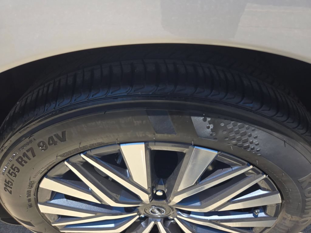 Used 2025 Nissan Altima 2.5 SV FWD image 25