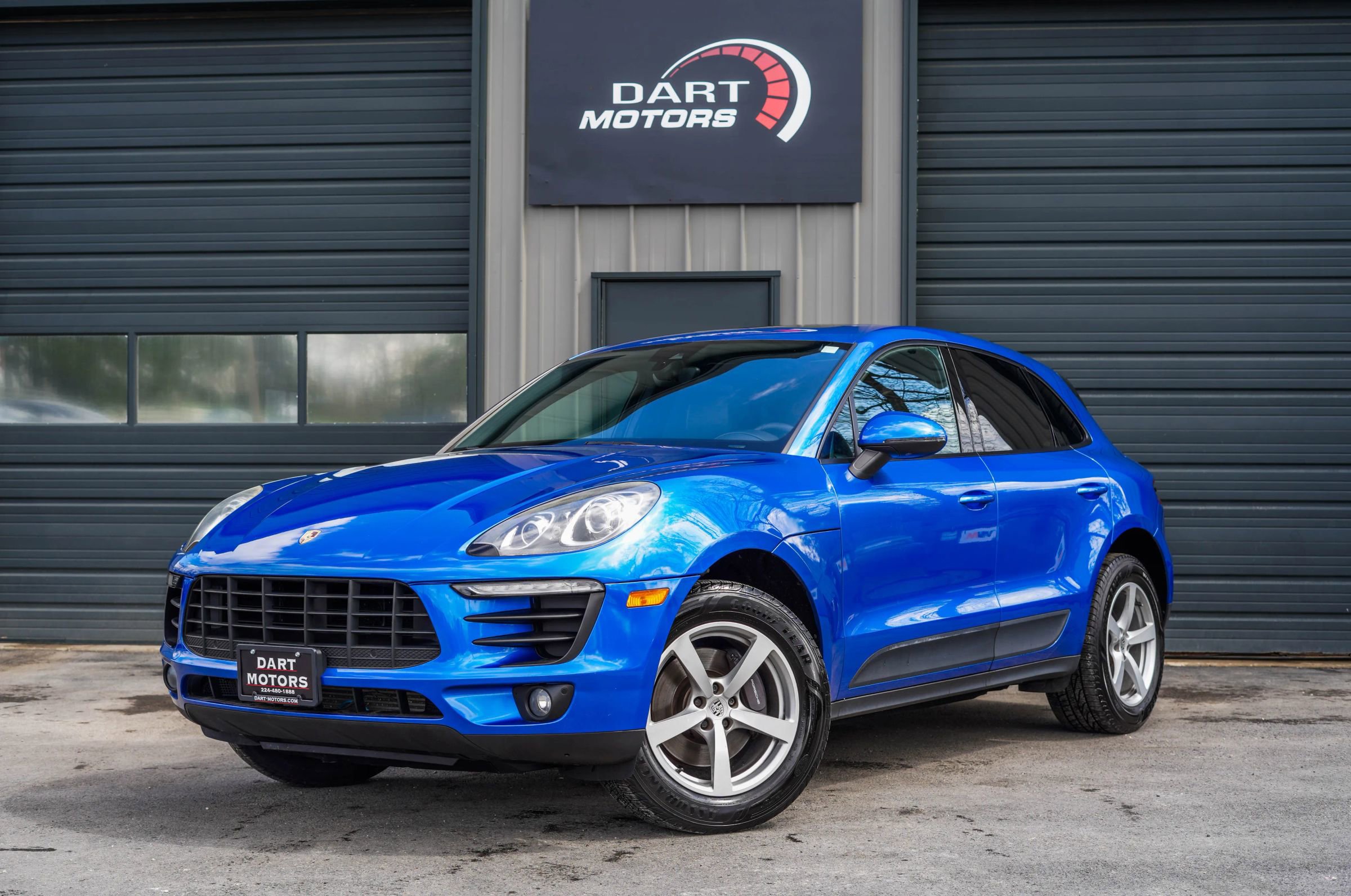 Used 2017 Porsche Macan AWD/4WD image 3