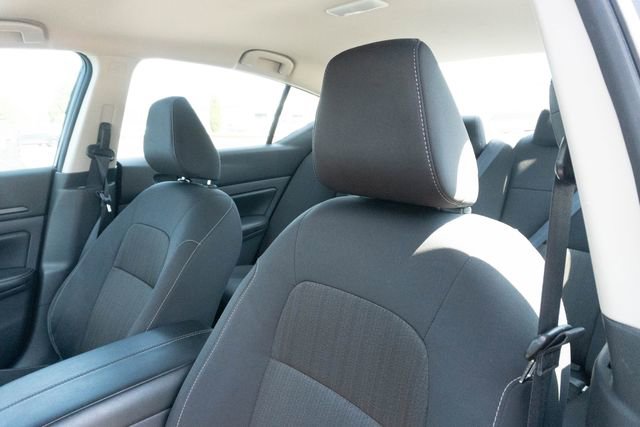 Used 2024 Nissan Altima 2.5 SV FWD image 5