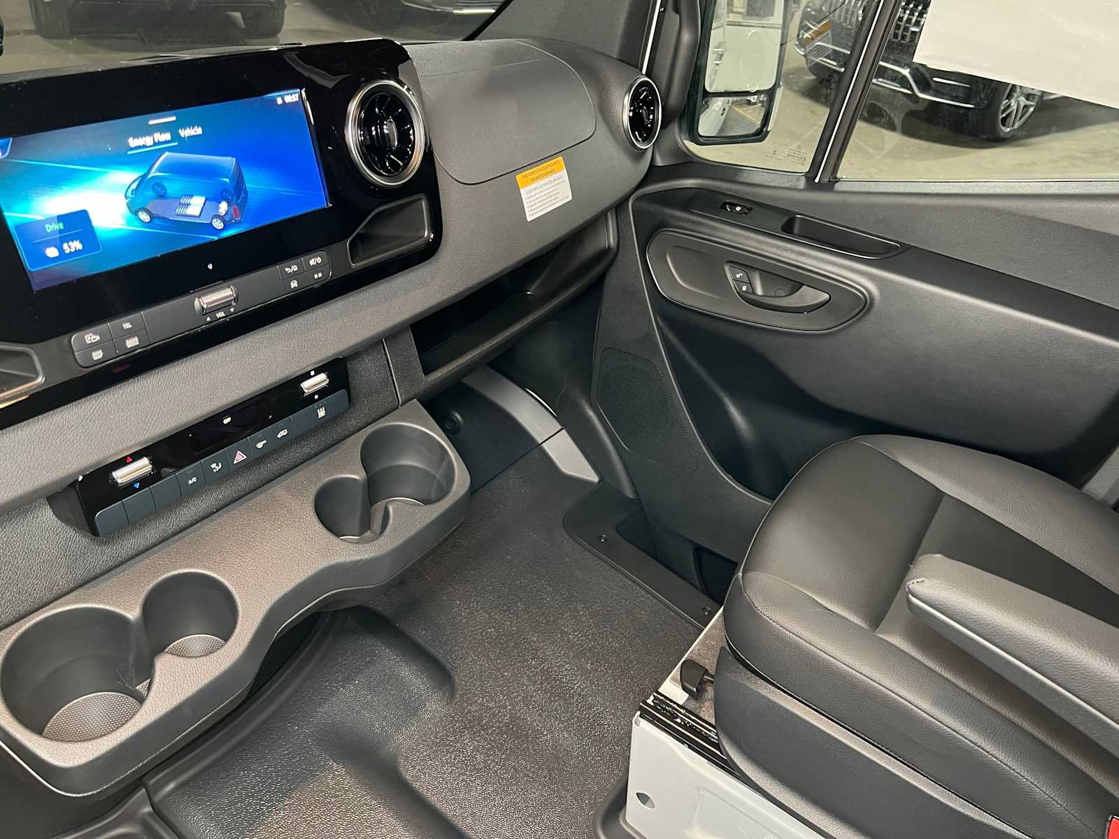New 2025 Mercedes-Benz eSprinter 170 Cargo image 34