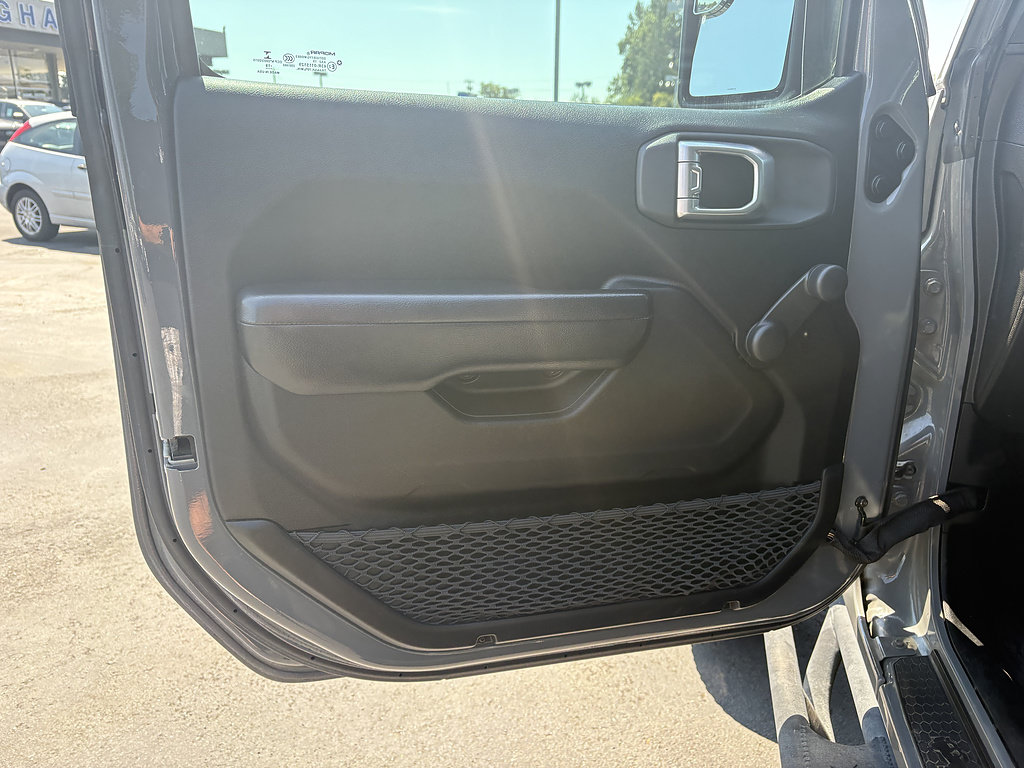Used 2019 Jeep Wrangler Sport AWD/4WD image 14