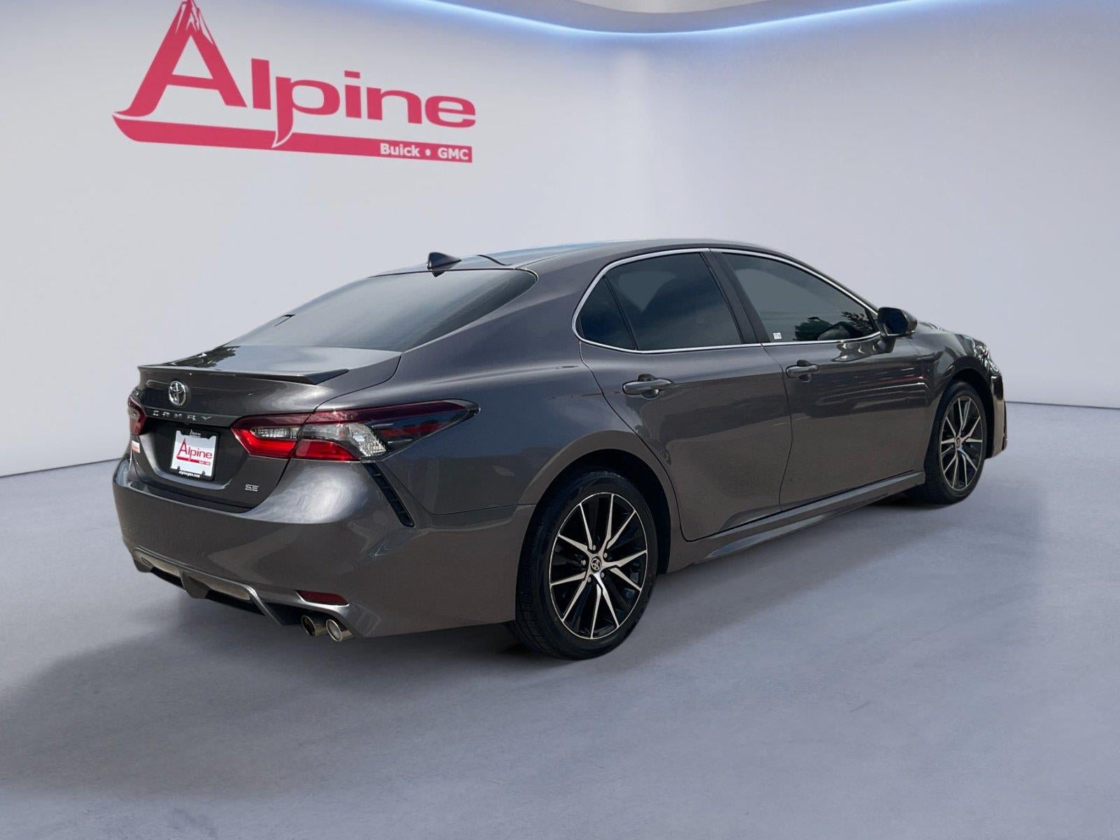 Used 2022 Toyota Camry SE FWD image 5