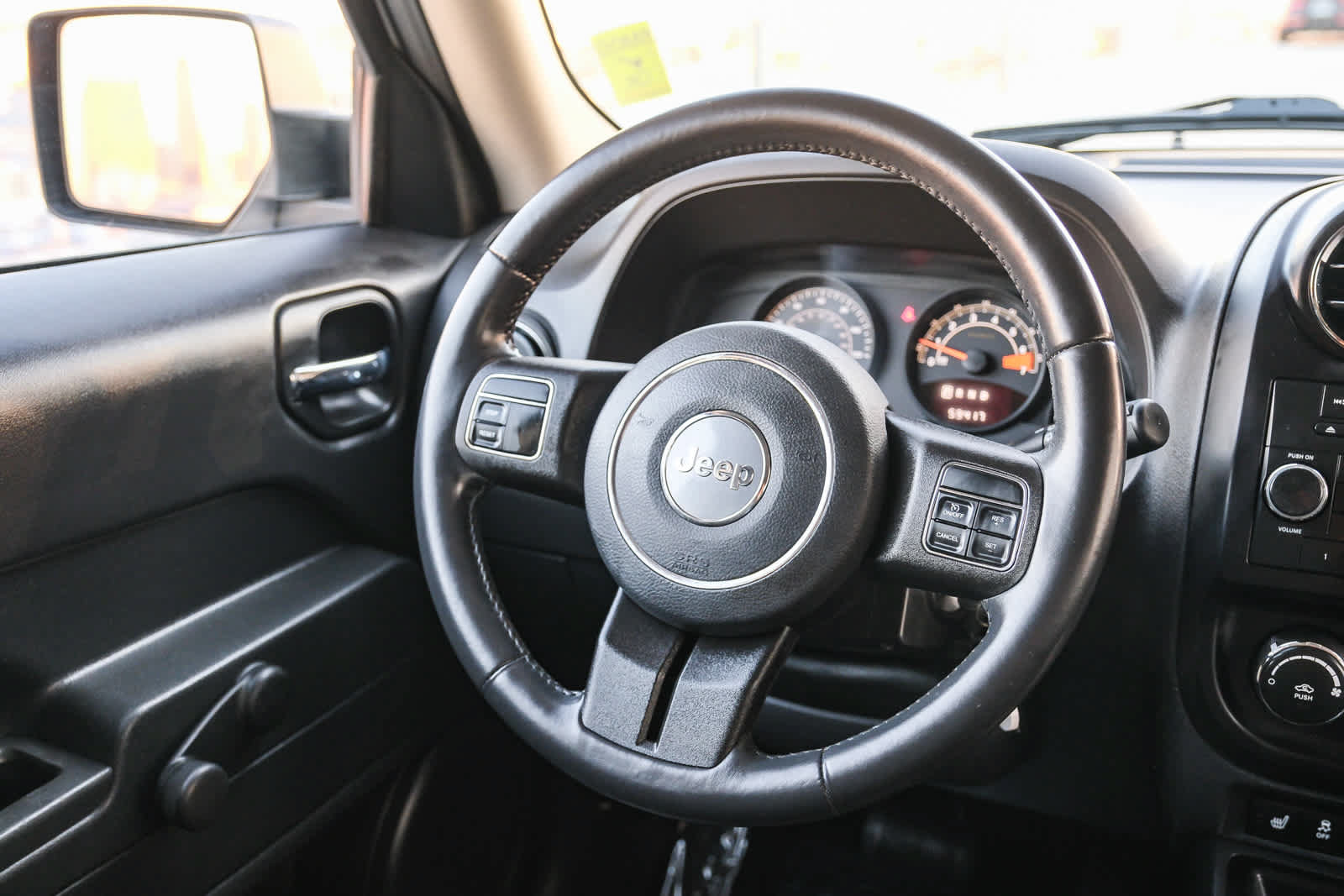 Used 2016 Jeep Patriot Sport FWD image 17