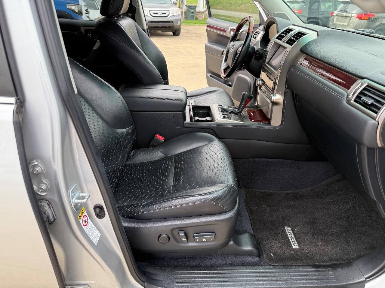 Used 2012 Lexus GX 460 w/ Comfort Plus Pkg AWD/4WD image 16