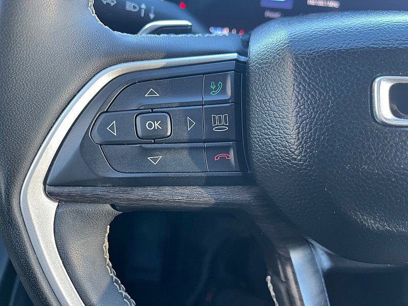 Used 2023 Jeep Grand Cherokee Limited w/ Luxury Tech Group II image 25