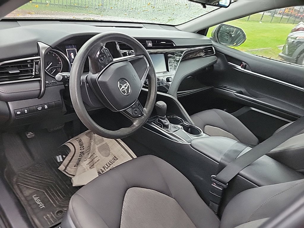 Used 2020 Toyota Camry LE FWD image 7