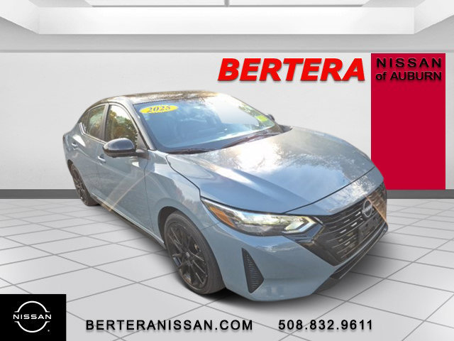 Used 2025 Nissan Sentra SR w/ SR Premium Package FWD image 4