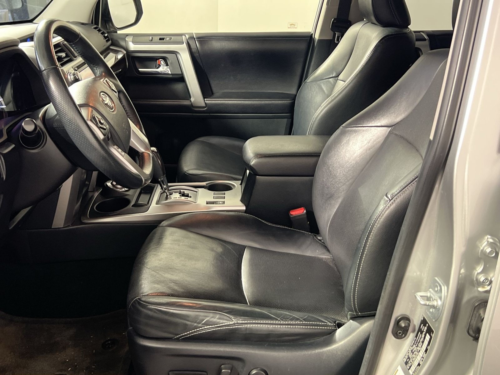 Used 2016 Toyota 4Runner Limited AWD/4WD image 10