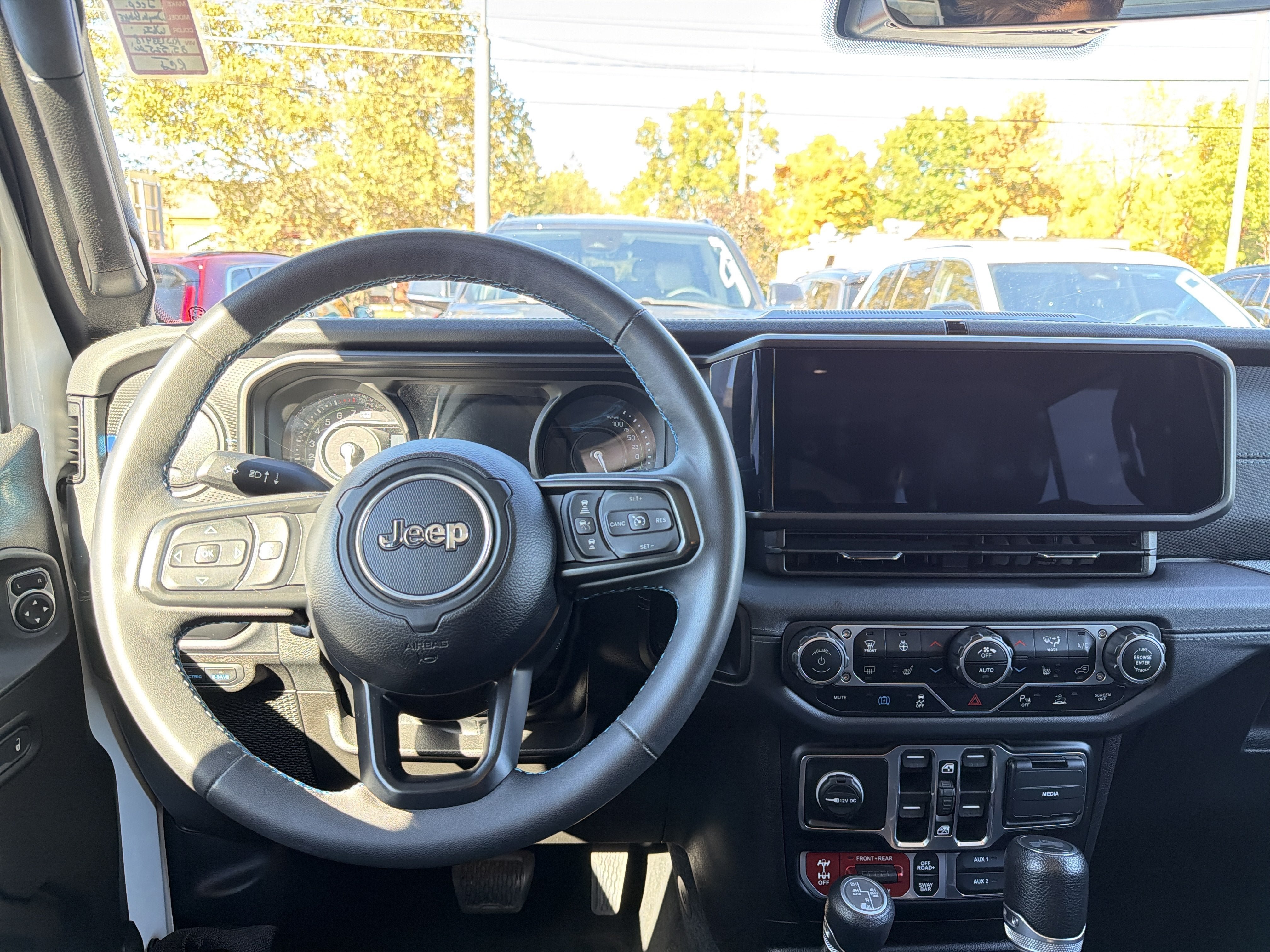 Used 2024 Jeep Wrangler Unlimited Rubicon 4xe w/ Technology Group AWD/4WD image 13