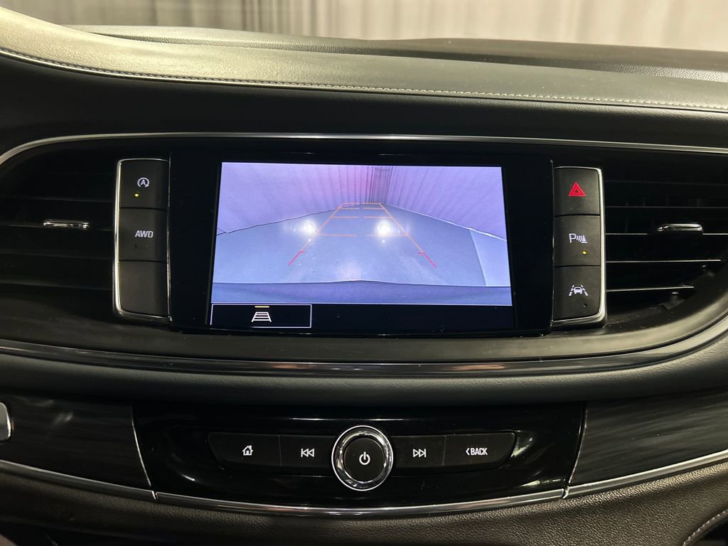 Used 2024 Buick Enclave Essence image 18