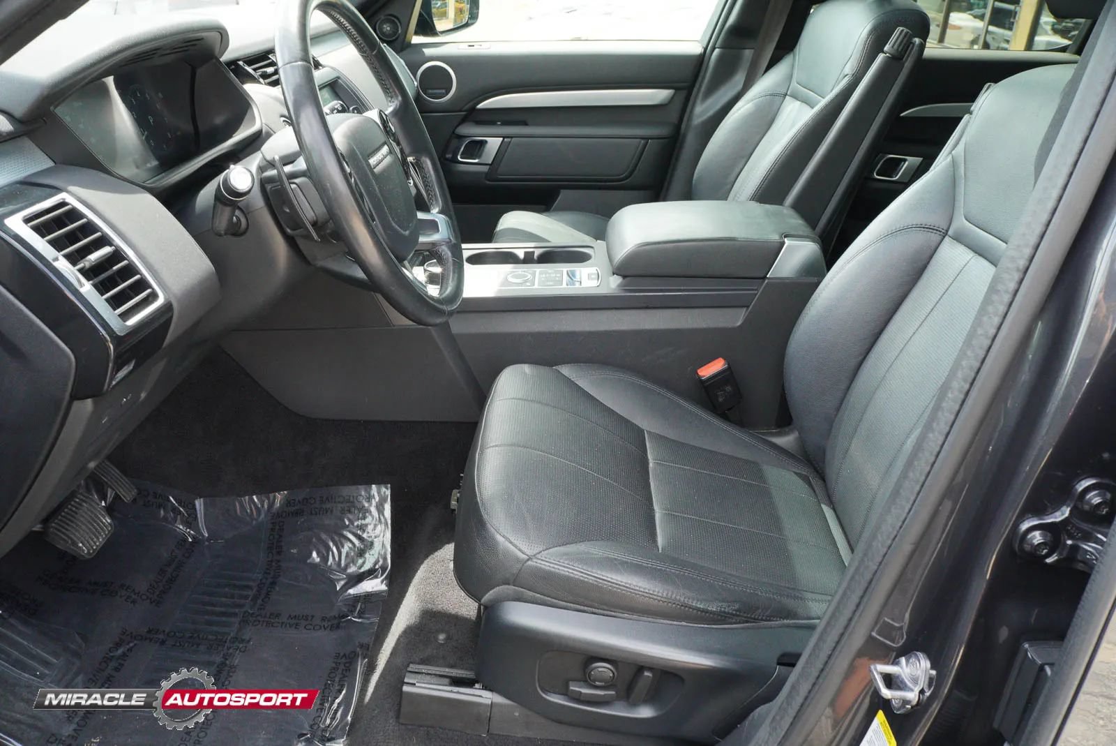 Used 2020 Land Rover Discovery Landmark AWD/4WD image 17