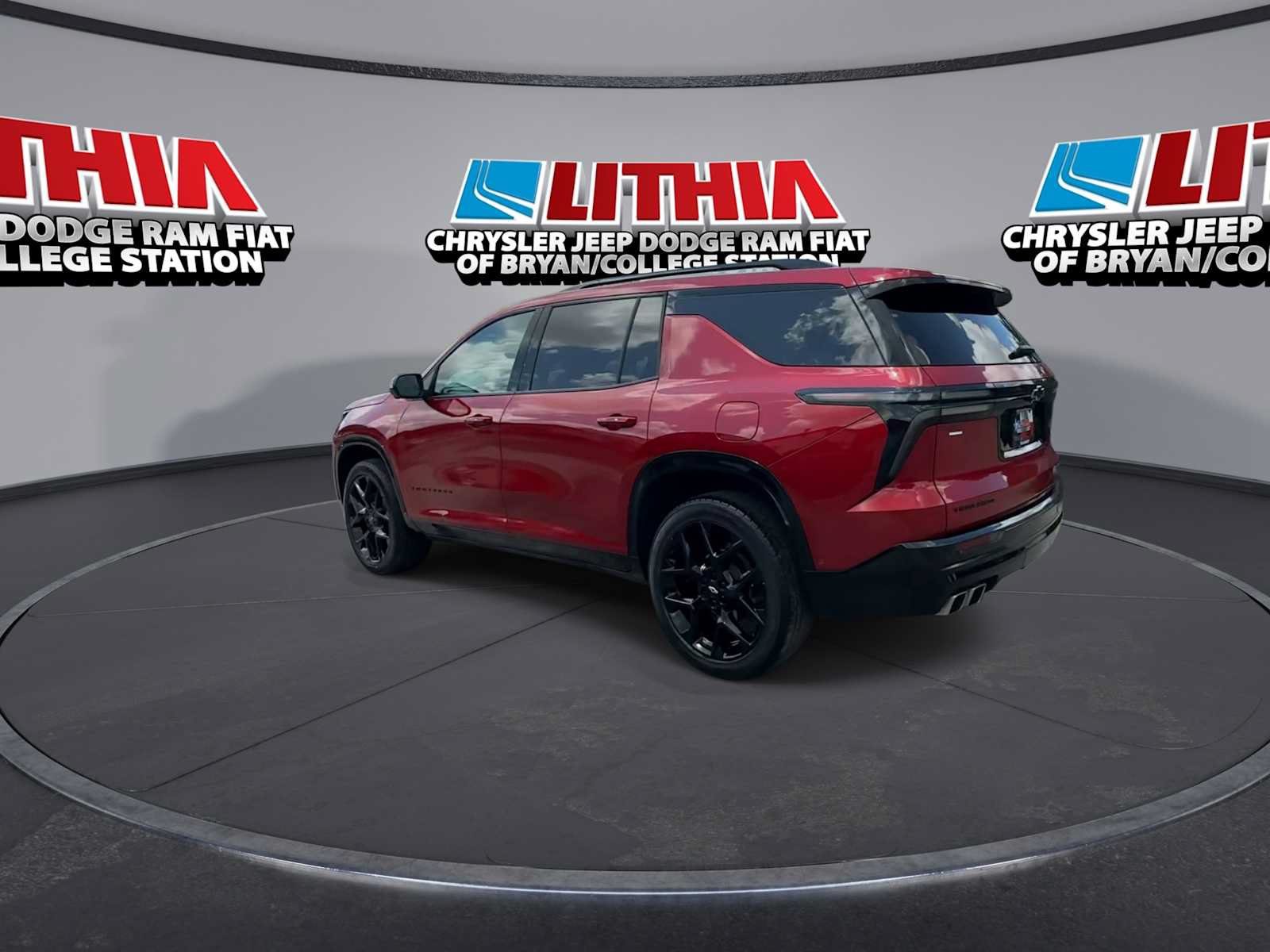 Used 2025 Chevrolet Traverse RS FWD image 6