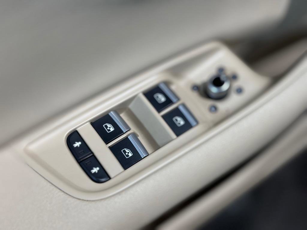 Used 2017 Audi Q7 3.0T Premium AWD/4WD image 38