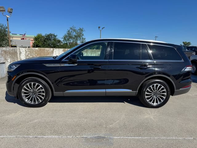 Used 2023 Lincoln Aviator AWD w/ Premium Package image 11