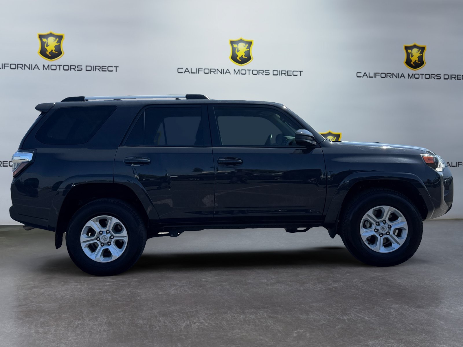 Used 2024 Toyota 4Runner SR5 AWD/4WD image 6
