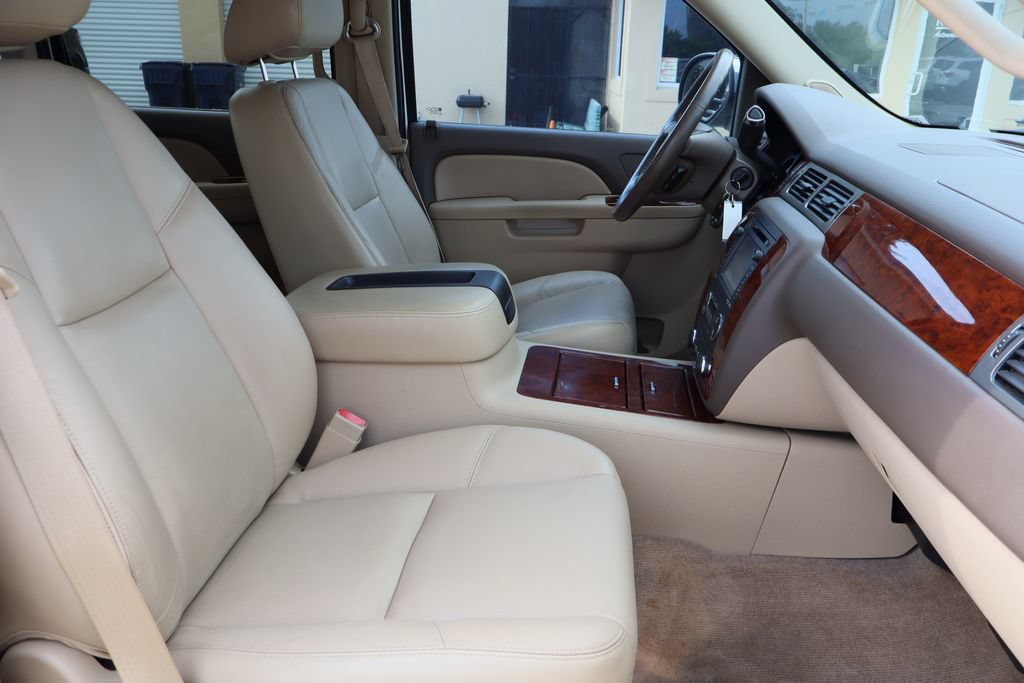 Used 2012 Chevrolet Avalanche LTZ RWD image 30