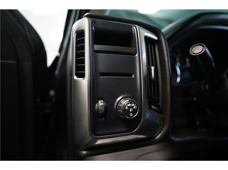 Used 2018 Chevrolet Silverado 1500 LT w/ LT Convenience Package image 15
