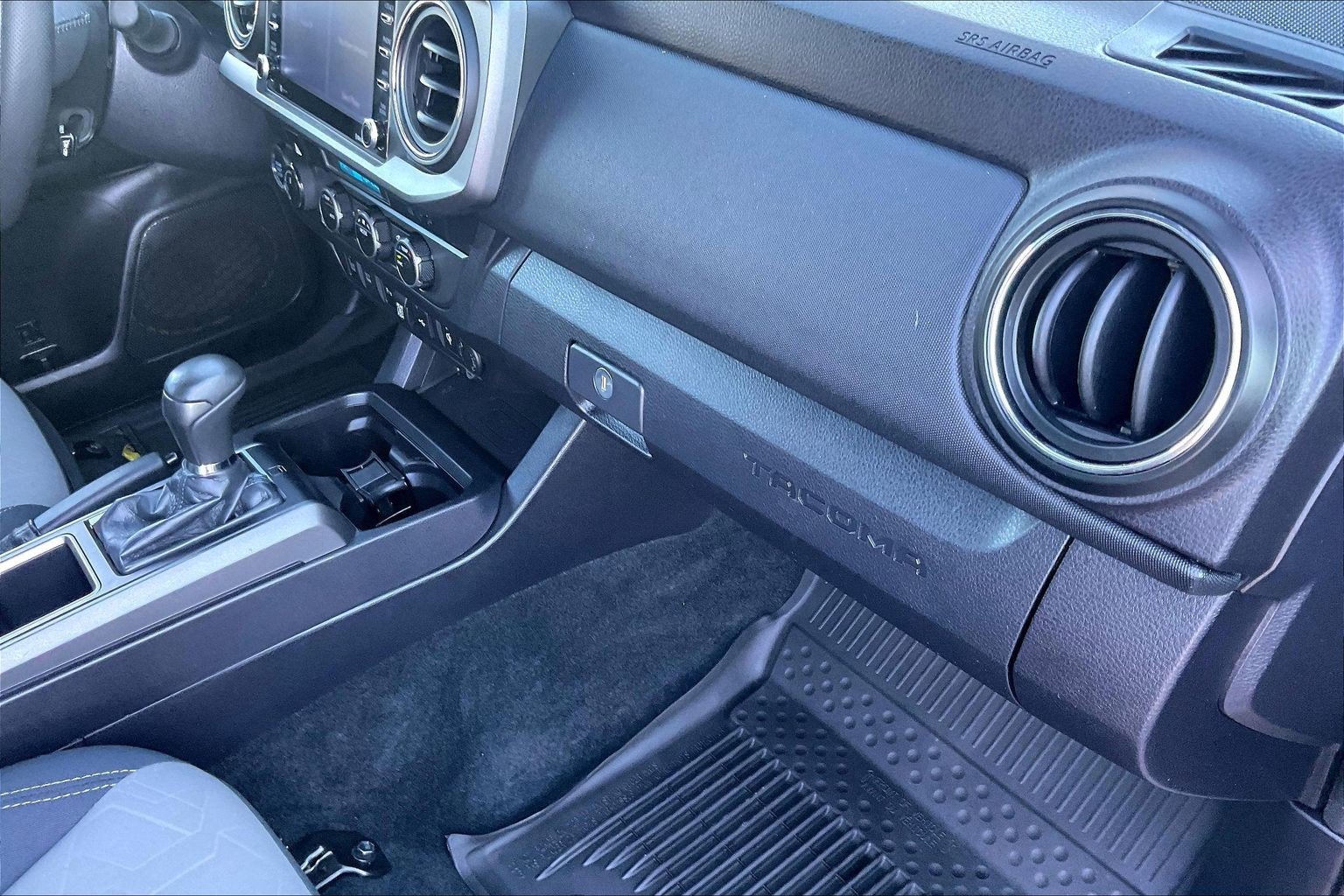 Used 2021 Toyota Tacoma TRD Off-Road w/ Technology Package image 19