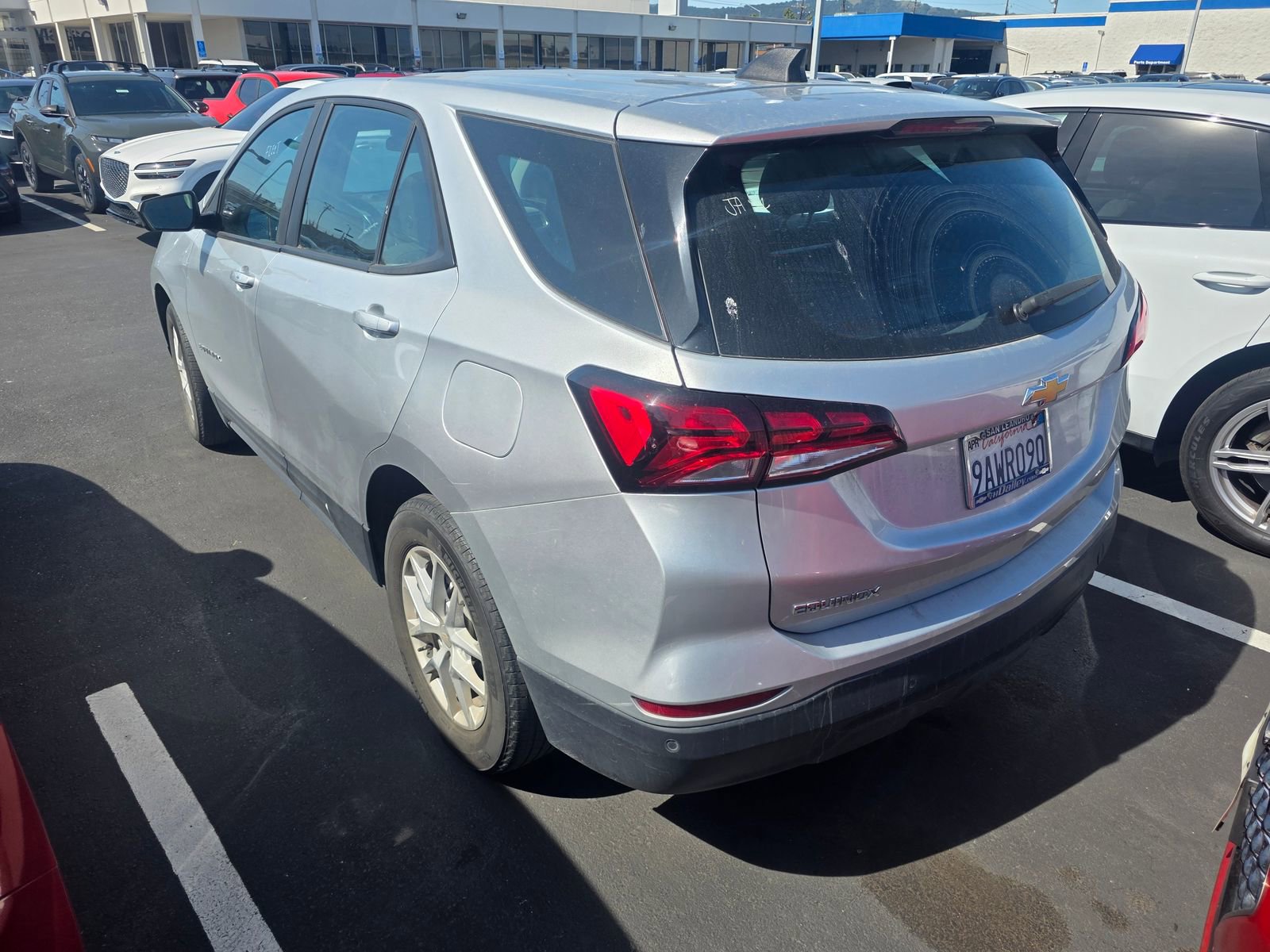 Used 2022 Chevrolet Equinox LS FWD image 4