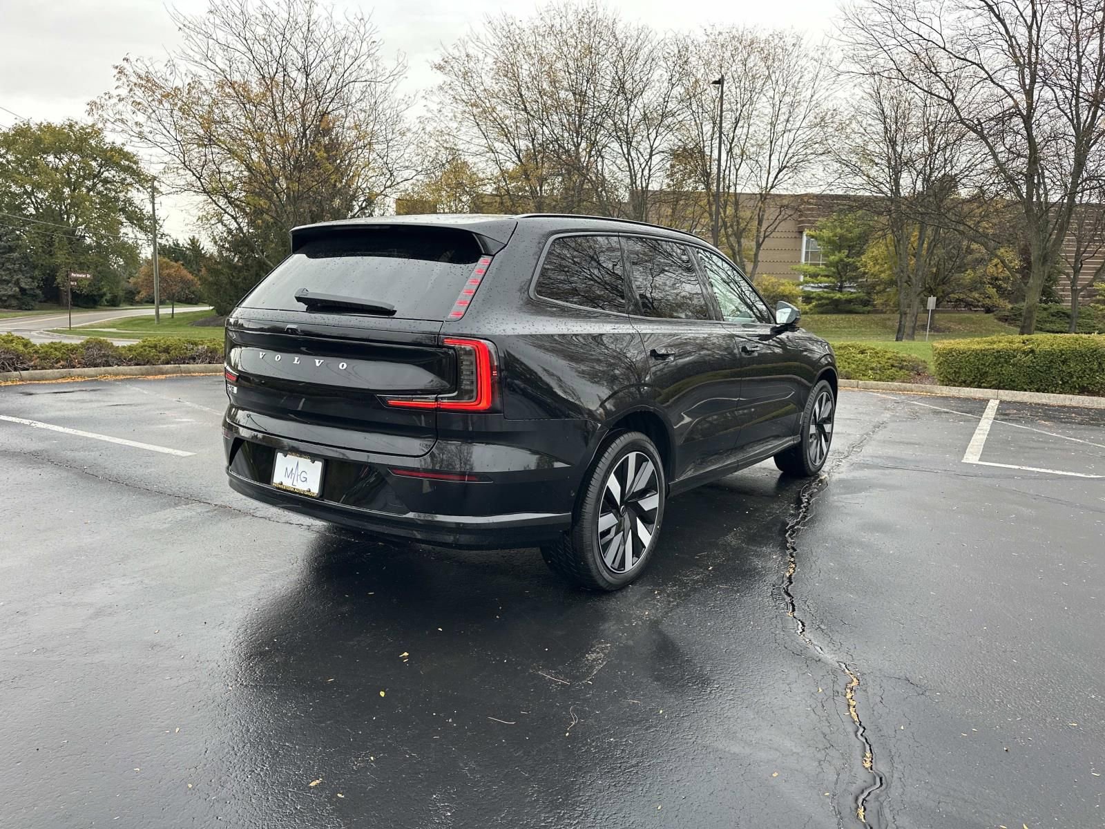 New 2025 Volvo EX90 Plus w/ Protection Package Premier AWD/4WD image 7