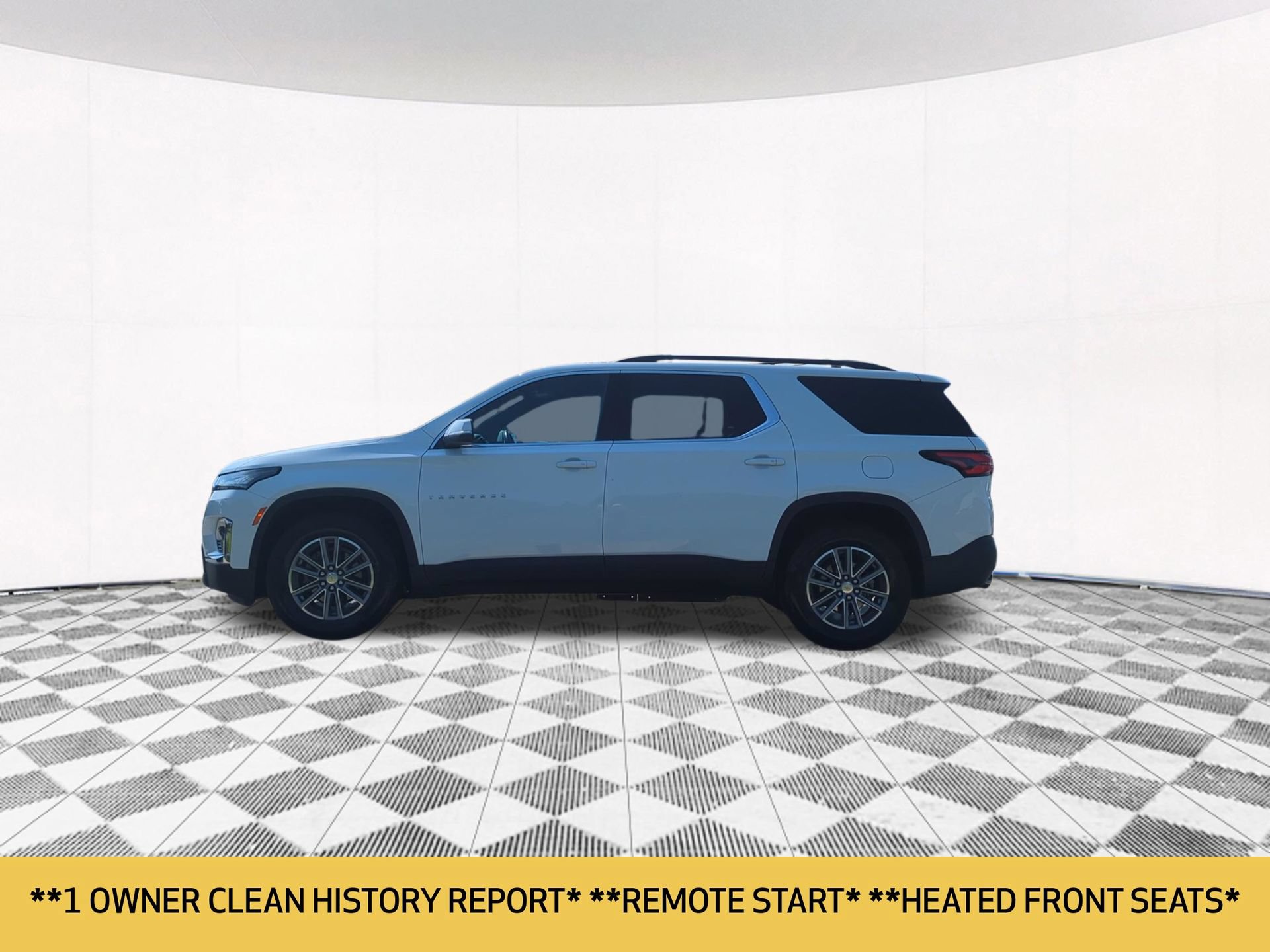 Used 2023 Chevrolet Traverse LT FWD image 2