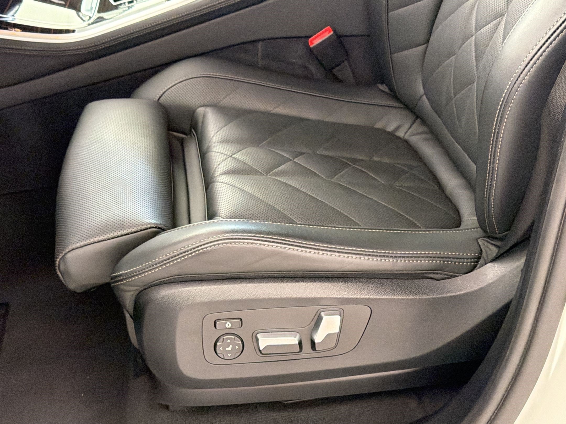 Used 2026 BMW X5 xDrive40i AWD/4WD image 15