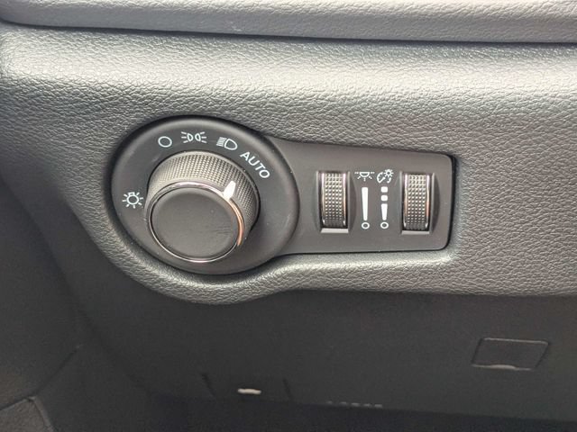 New 2025 Chrysler Voyager LX FWD image 25