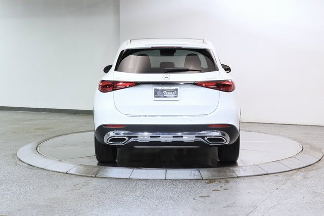 Used 2024 Mercedes-Benz GLC 300 4MATIC w/ Driver Assistance Package image 12