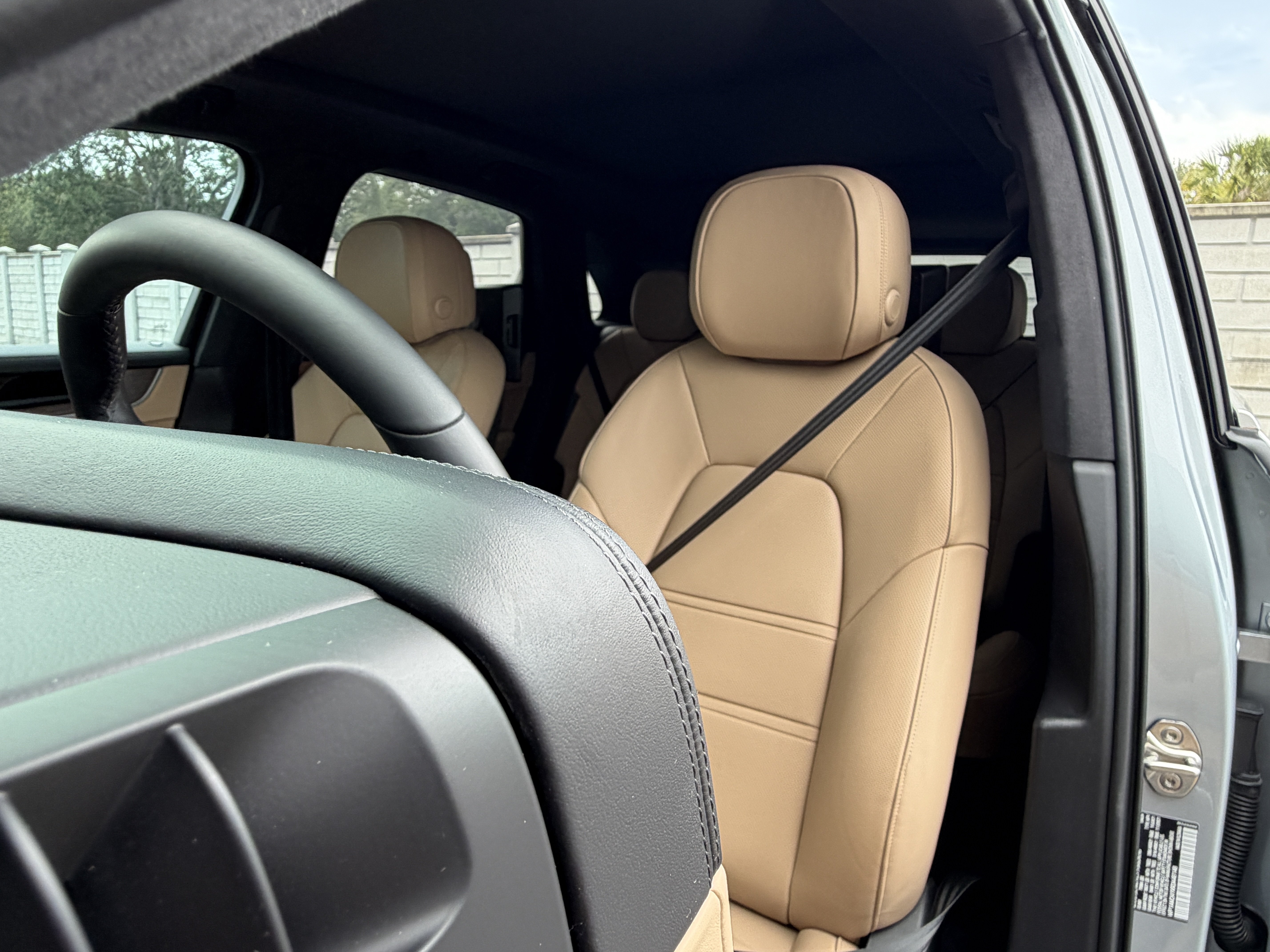 Certified 2024 Porsche Cayenne Turbo AWD/4WD image 5