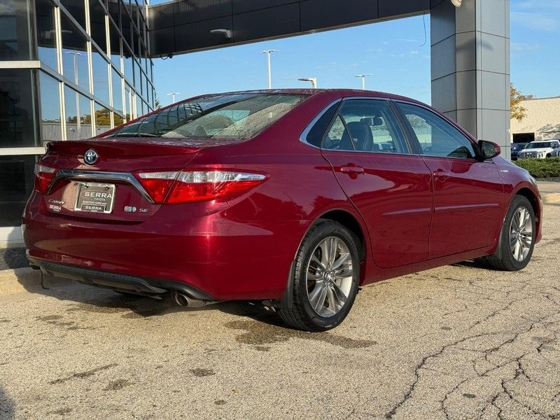 Used 2015 Toyota Camry SE image 3