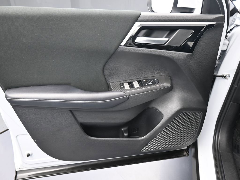 Used 2023 Mitsubishi Outlander ES image 12