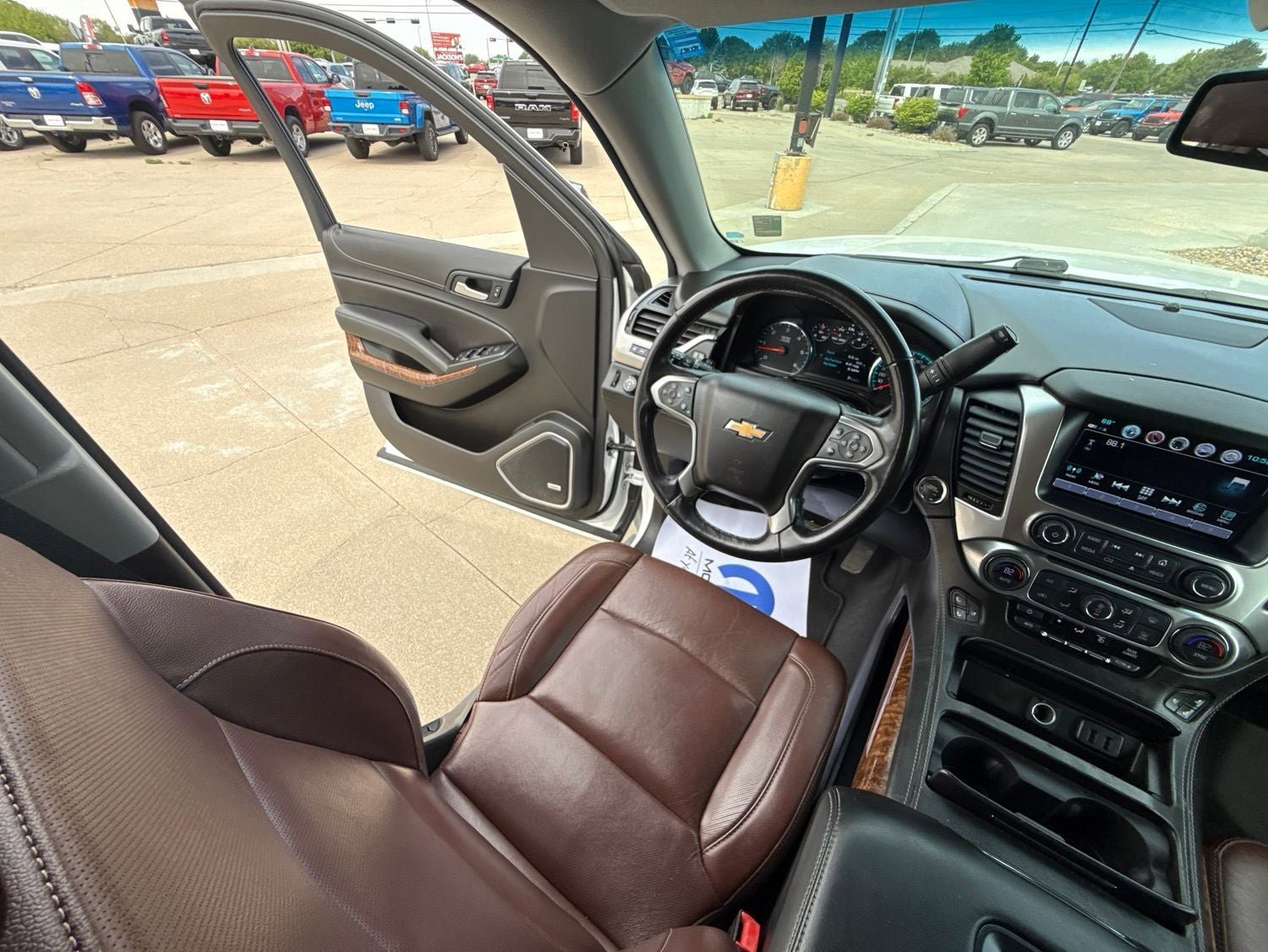 Used 2019 Chevrolet Suburban Premier w/ Premier Plus Edition AWD/4WD image 30