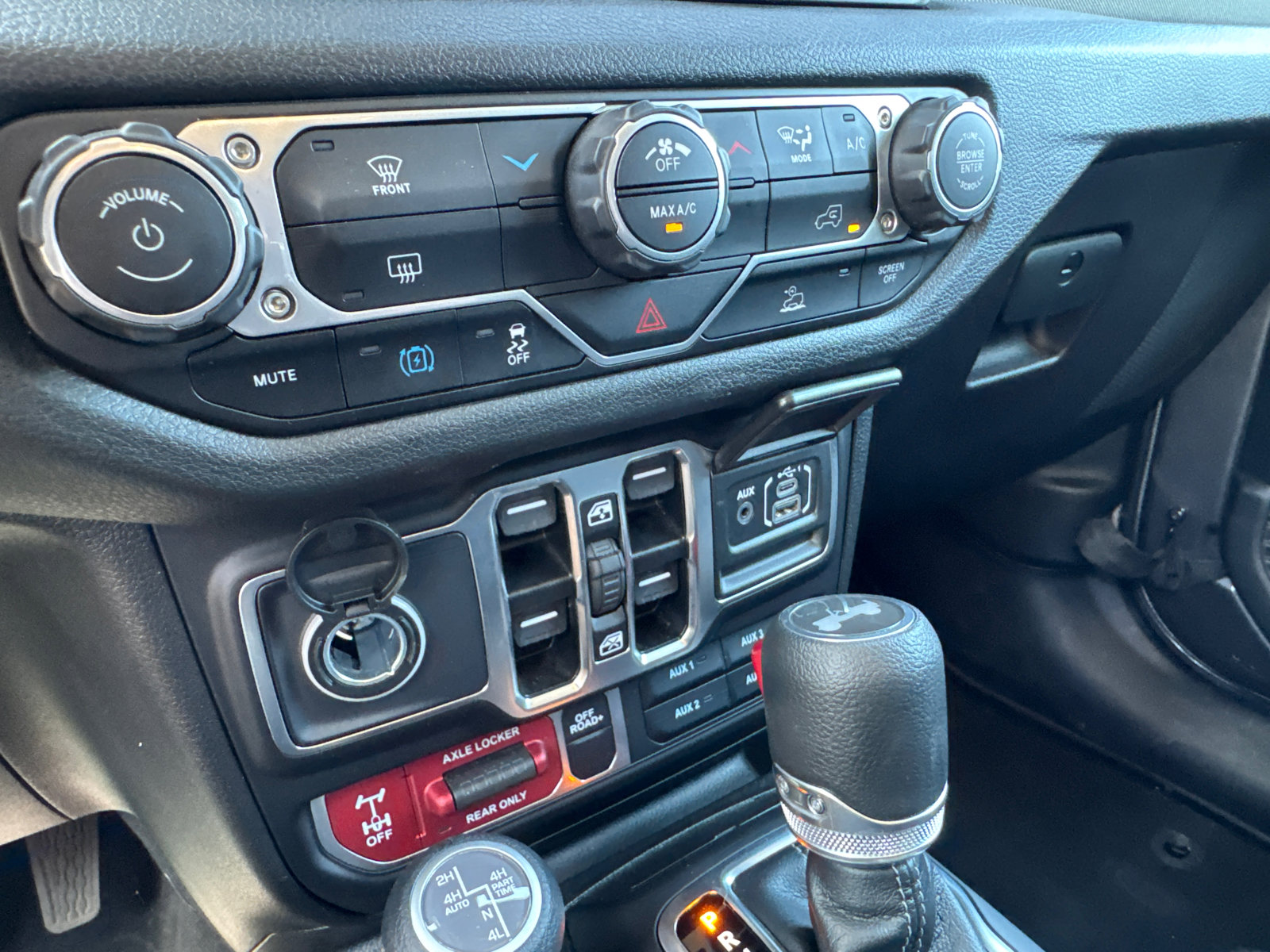 Used 2025 Jeep Wrangler Unlimited Sport S 4xe AWD/4WD image 29