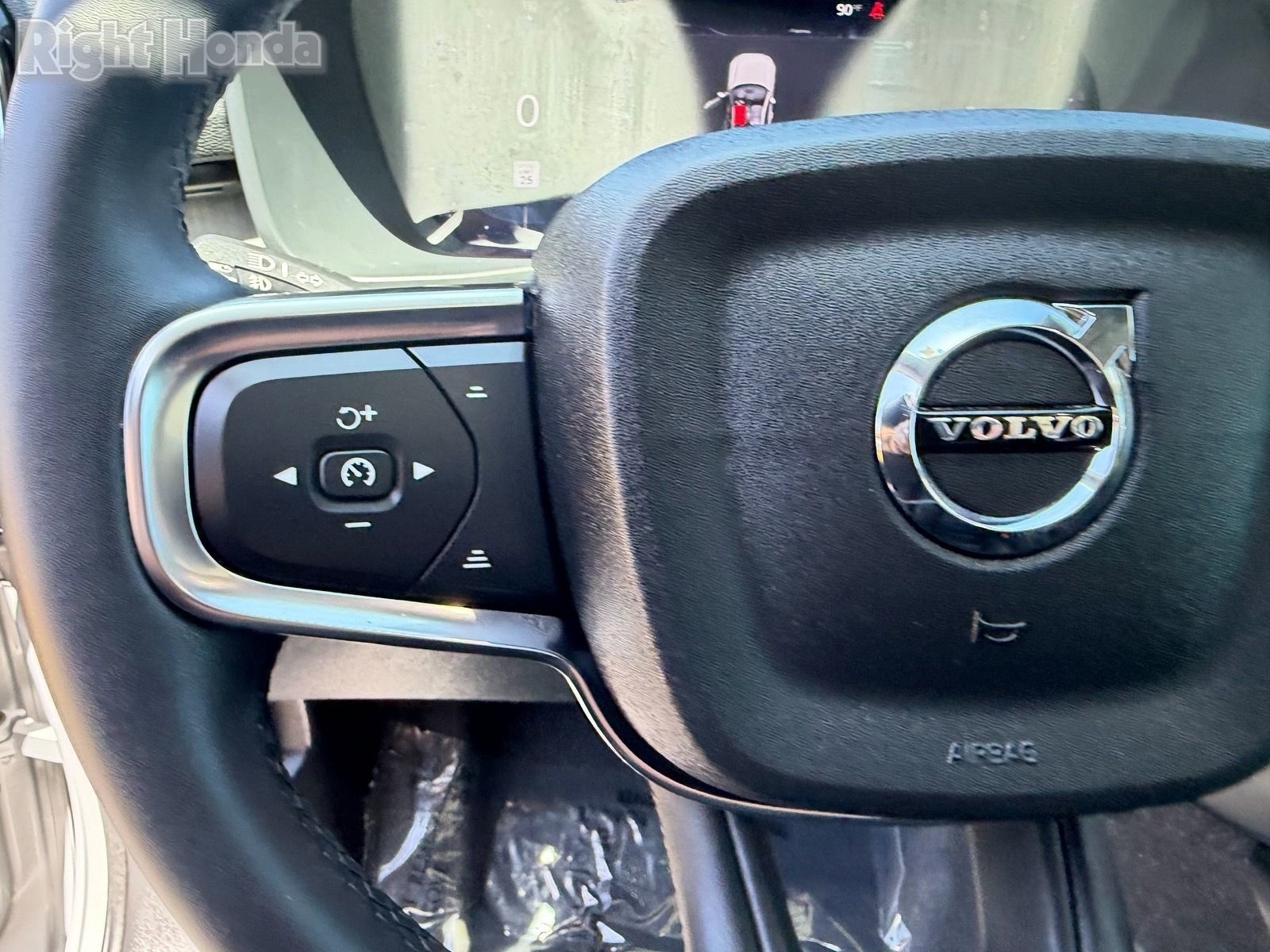 Used 2023 Volvo XC40 B5 Ultimate w/ Protection Package Premier AWD/4WD image 32