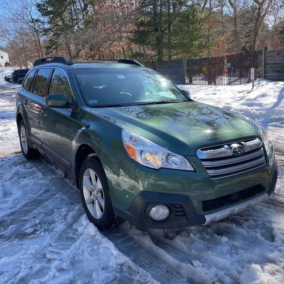 Used 2013 Subaru Outback 2.5i Limited w/ Moonroof Pkg