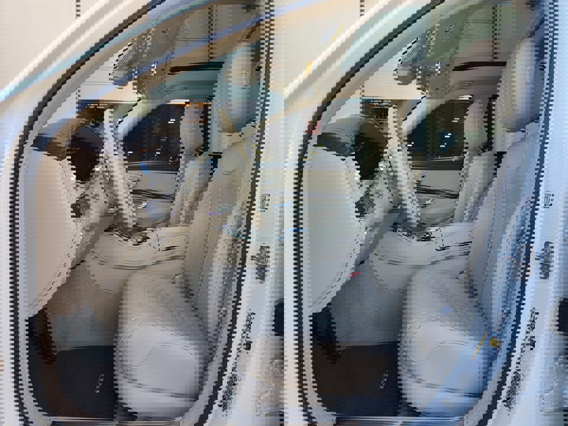 Used 2019 Mercedes-Benz S 560 Sedan image 14