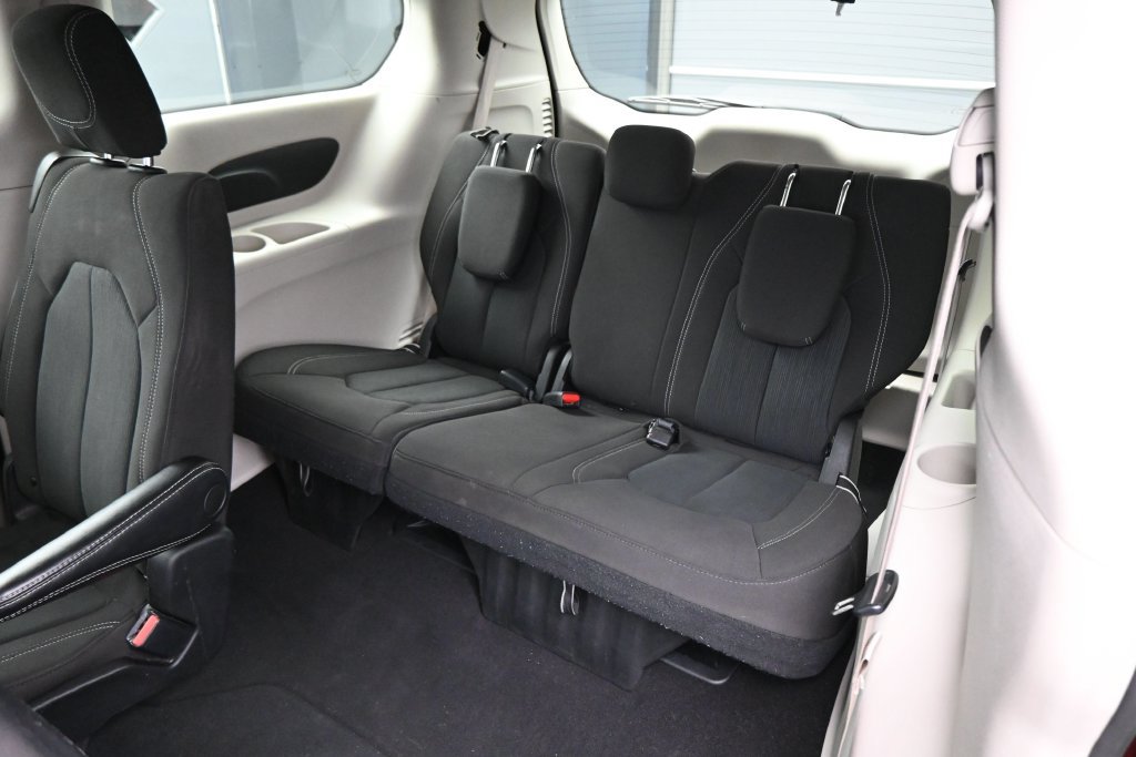 Used 2023 Chrysler Voyager LX FWD image 25