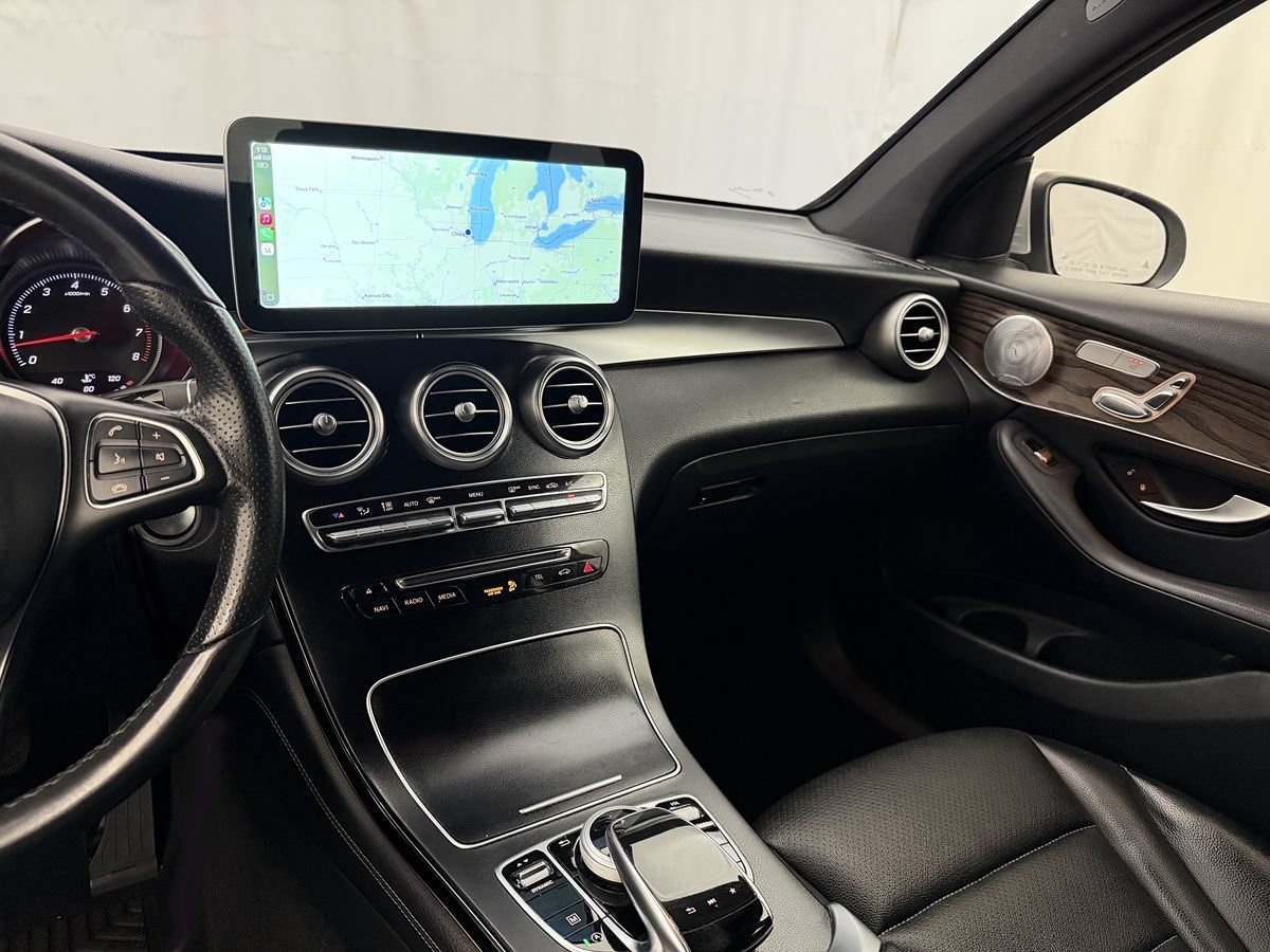 Used 2017 Mercedes-Benz GLC 300 4MATIC image 13