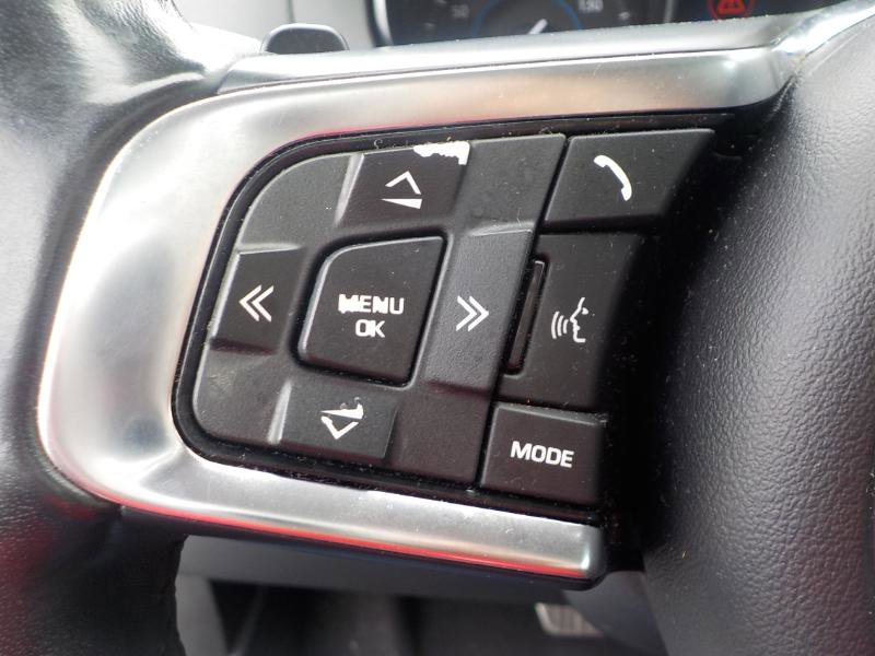 Used 2019 Jaguar F-PACE Prestige image 15