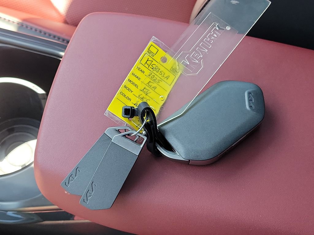 Used 2025 Kia K4 GT-Line w/ GT-Line Premium Package image 28