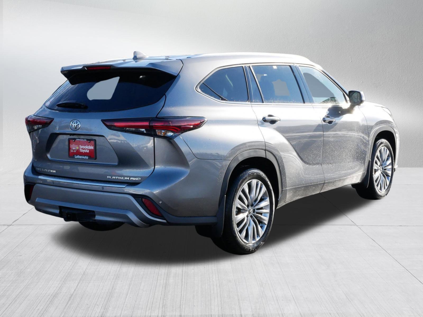 Certified 2026 Toyota Highlander Platinum image 7