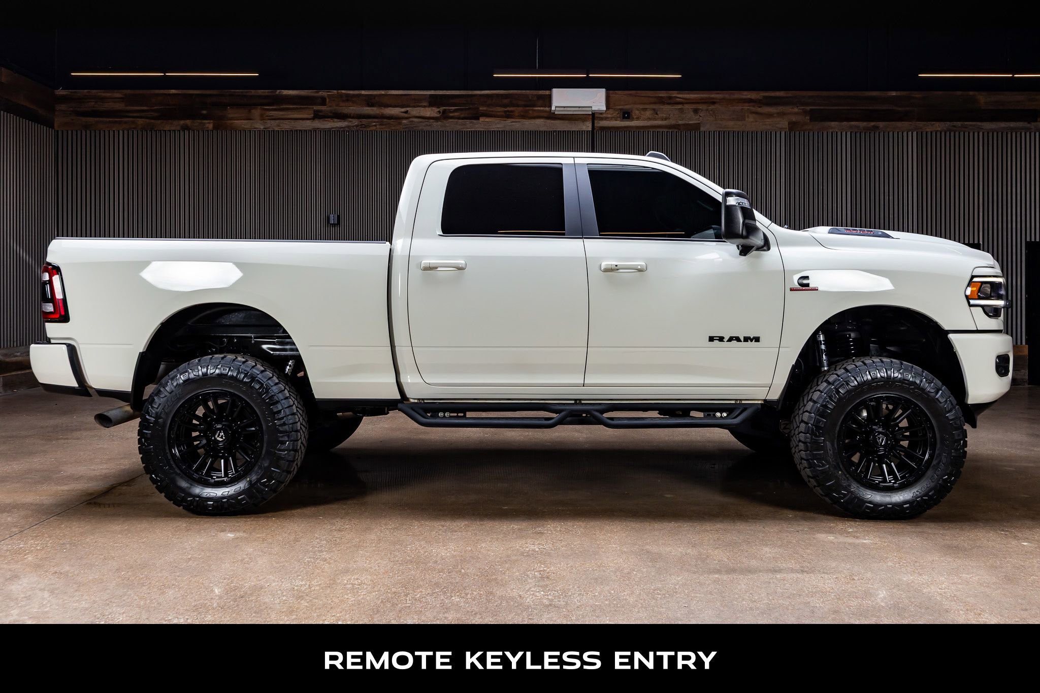 Used 2023 RAM 2500 Laramie AWD/4WD image 11