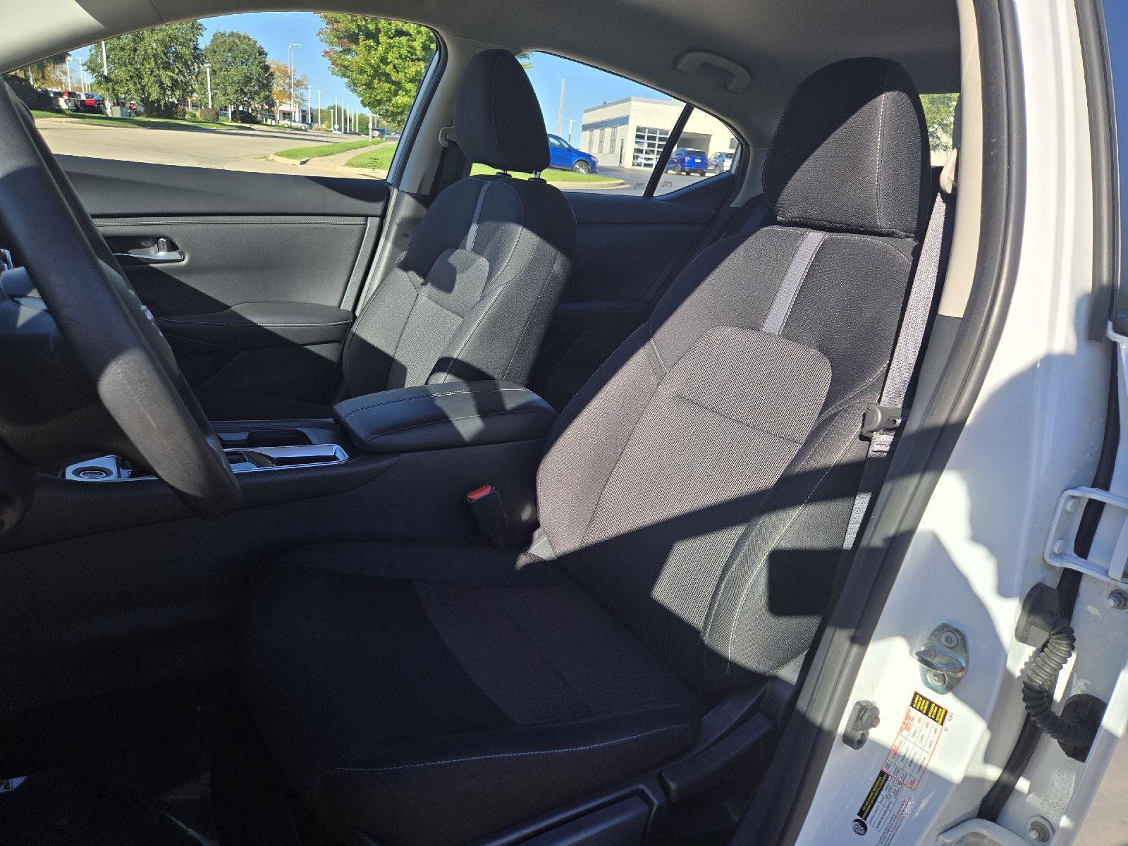 Used 2025 Nissan Sentra SV FWD image 12
