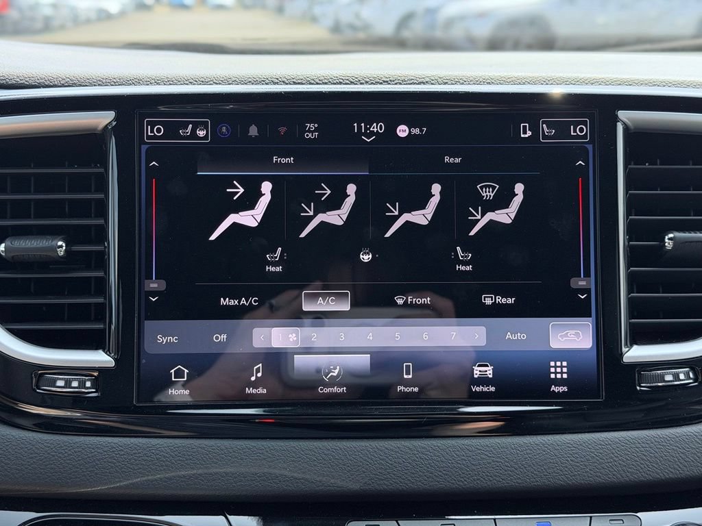 Certified 2025 Chrysler Pacifica Select FWD image 47