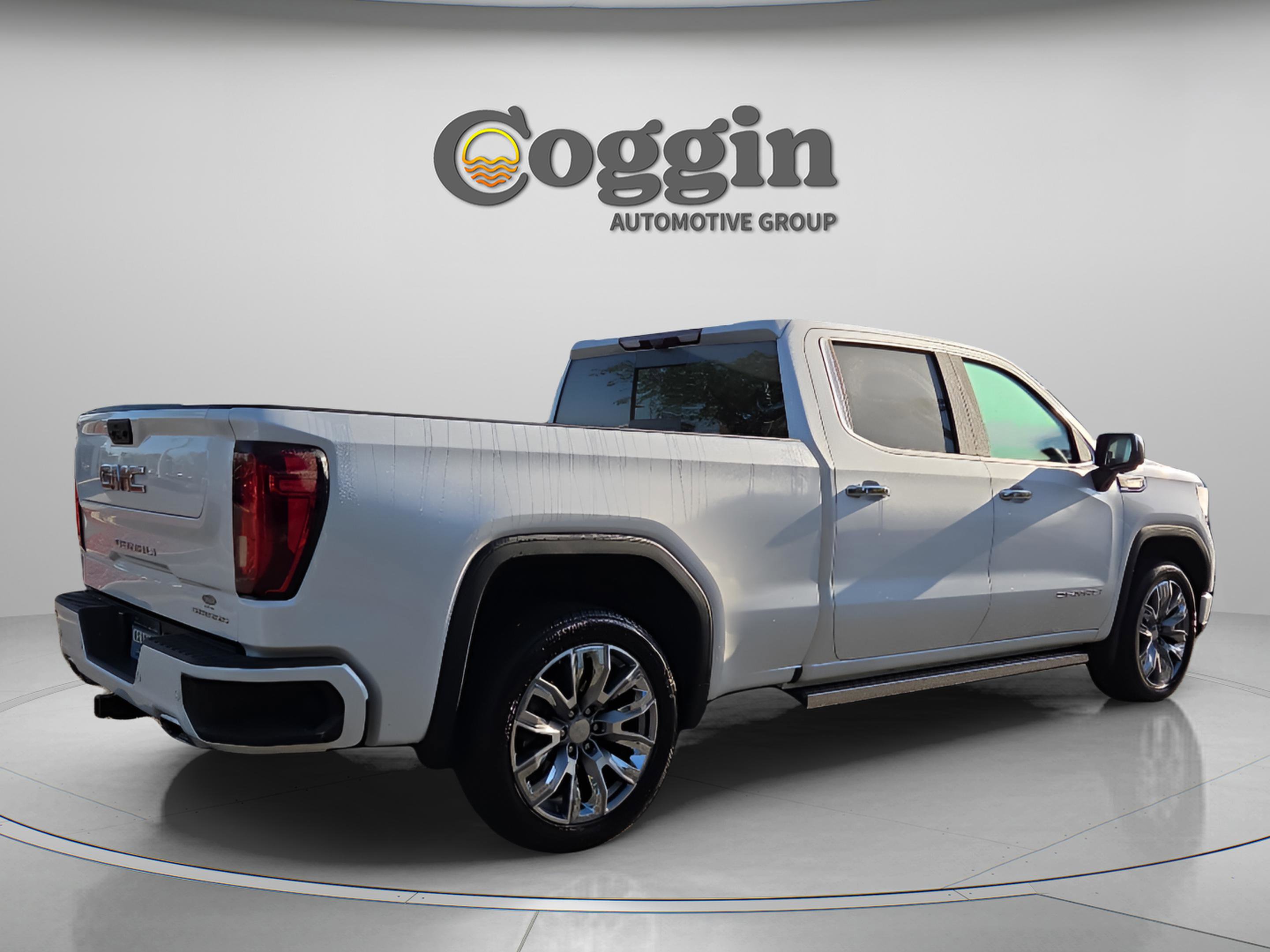 Certified 2024 GMC Sierra 1500 Denali w/ Denali Reserve Package AWD/4WD image 5