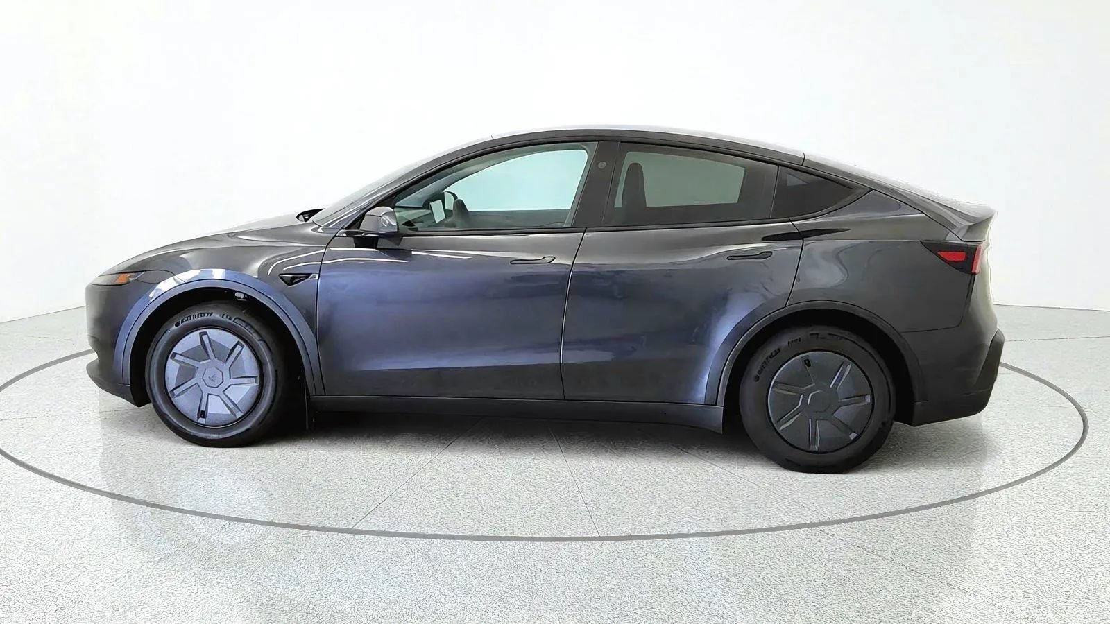 Used 2026 Tesla Model Y 2WD image 5