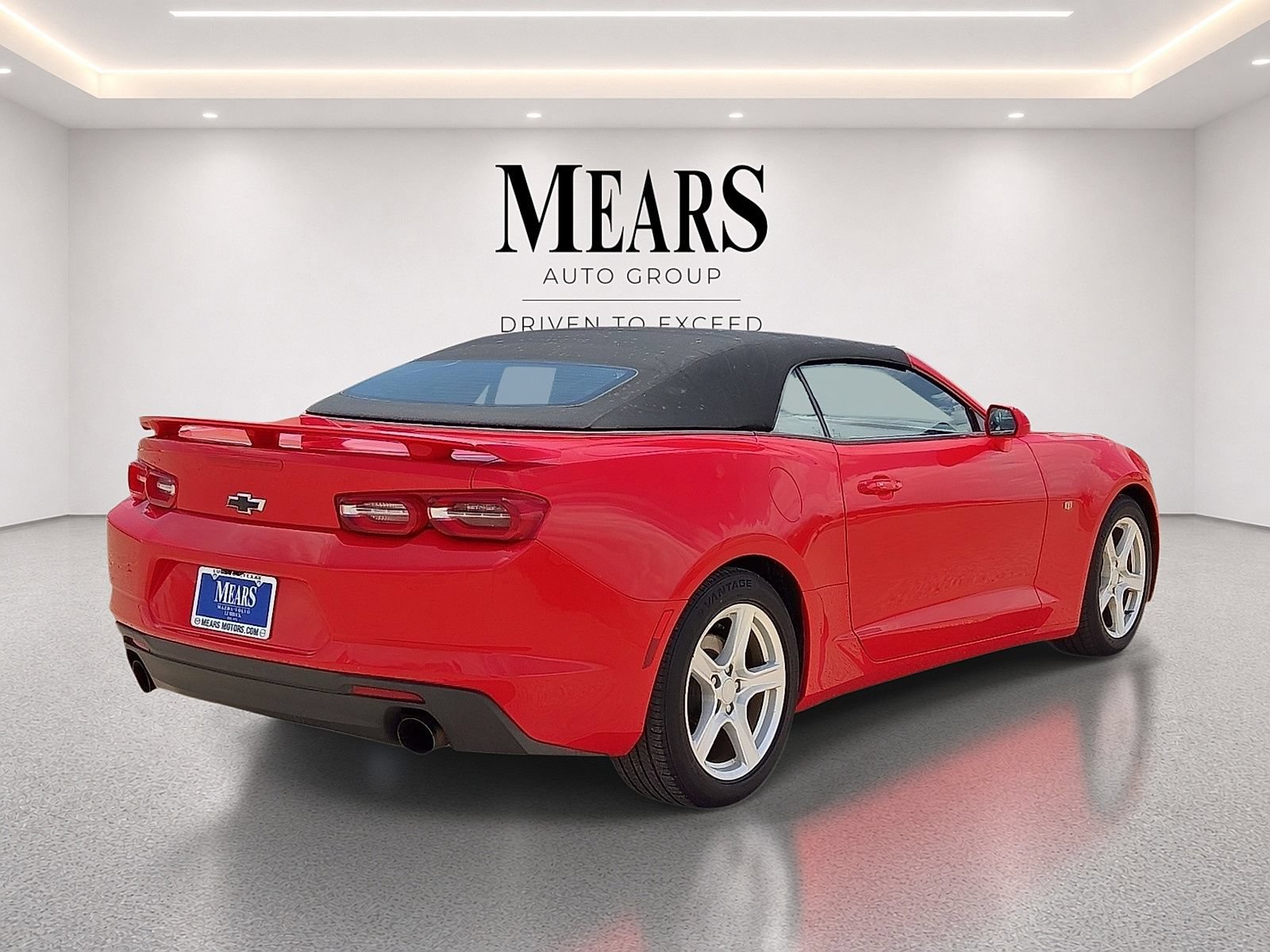 Used 2020 Chevrolet Camaro LT RWD image 5