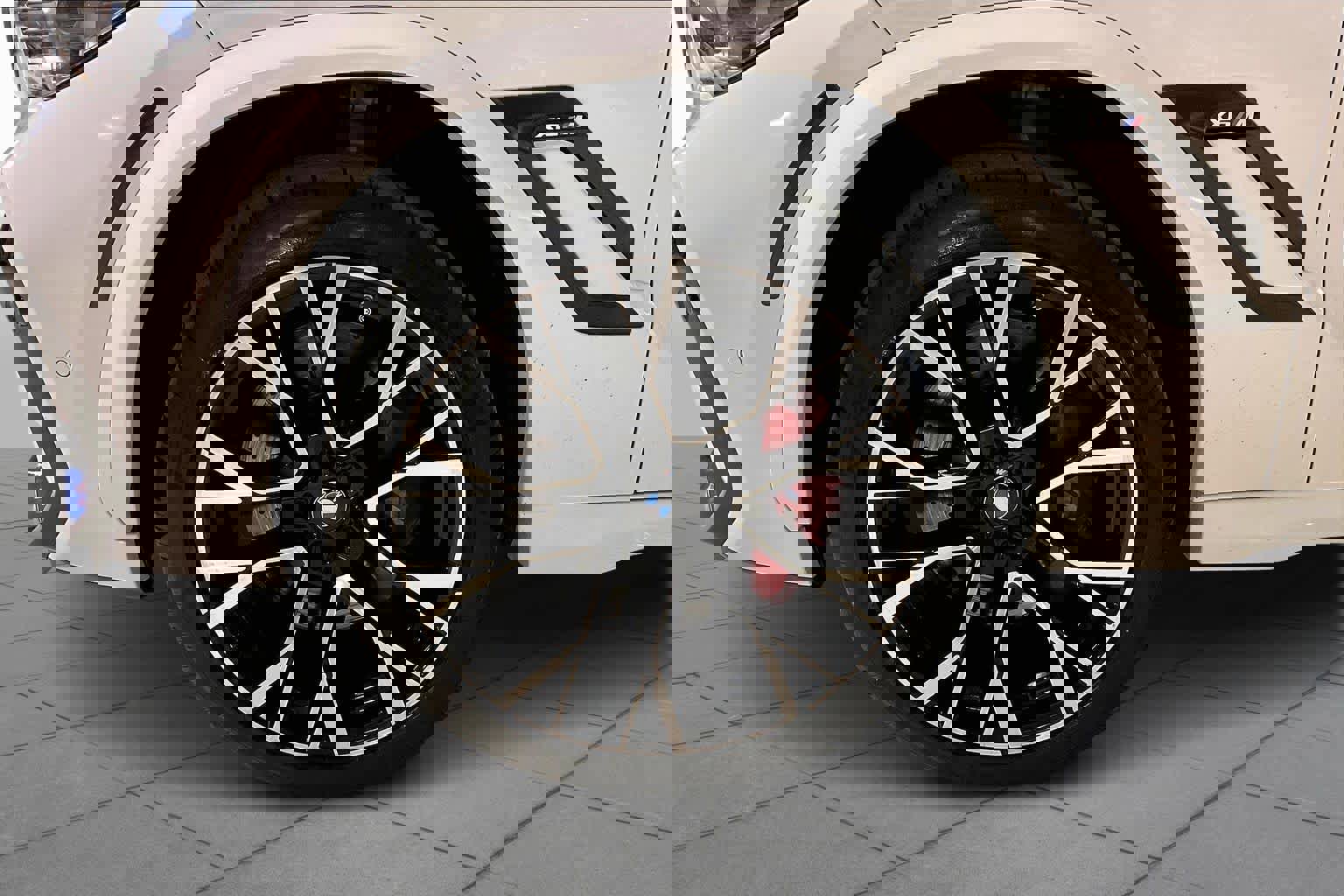 Used 2023 BMW X6 M image 10